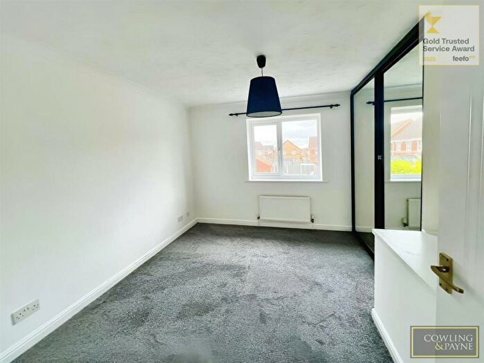 2 Bedroom End Of Terrace House To Rent In Lennox Drive, Wickford, SS12