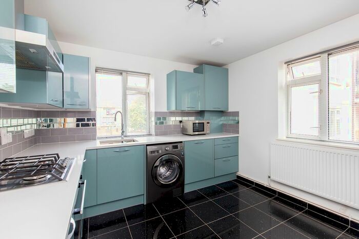 3 Bedroom Flat To Rent In Harrier Avenue, London, E11
