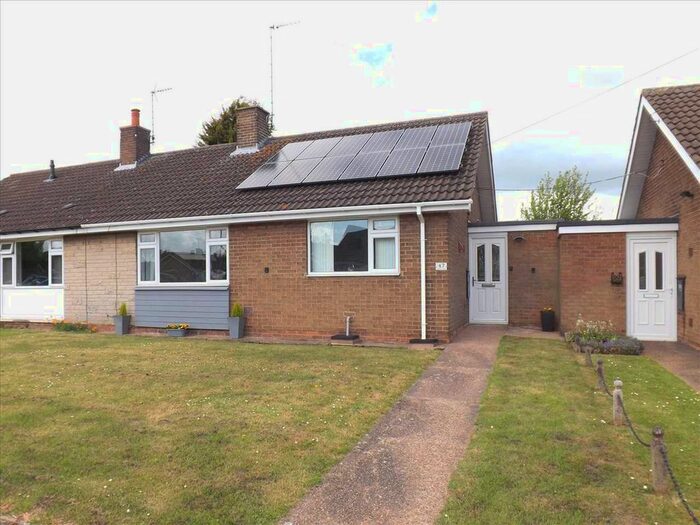2 Bedroom Bungalow To Rent In Damsbrook Drive, Clowne, Chesterfield, S43