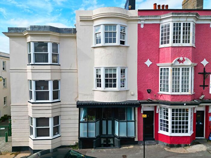 2 Bedroom Maisonette For Sale In Western Street, Brighton, BN1