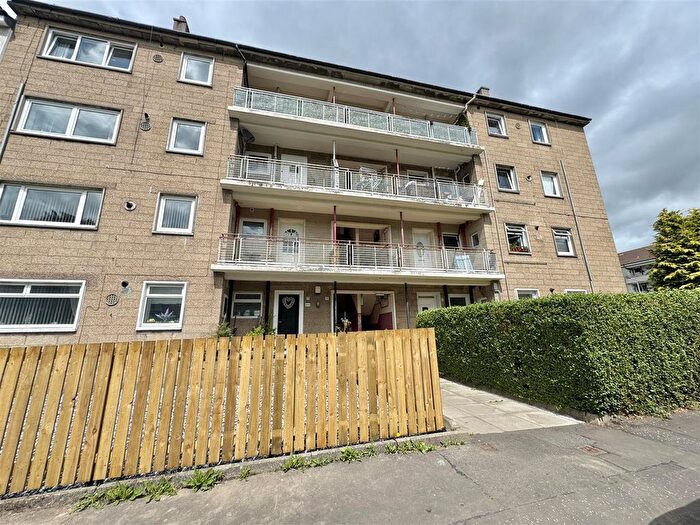 3 Bedroom Flat To Rent In Ashmore Road, Glasgow, G43