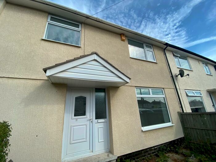 3 Bedroom House To Rent In Meadowvale Crescent, Clifton, NG11