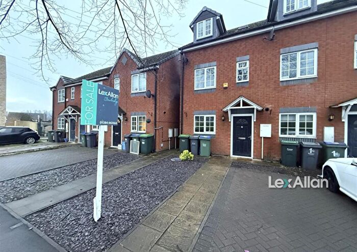 4 Bedroom Town House For Sale In Sydney Road, Cradley Heath, B64