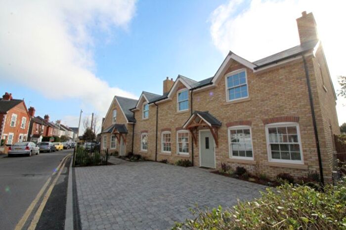 1 Bedroom Flat To Rent In Rusham Road, Egham, Surrey, TW20