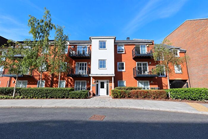 1 Bedroom Flat For Sale In Mere Road, Dunton Green, Sevenoaks, TN14
