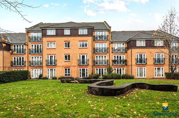 2 Bedroom Flat For Sale In Guildford, Surrey, GU1