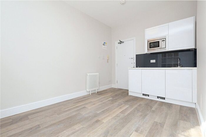 Studio To Rent In Upper Berkeley Street, Marylebone, London, W1H