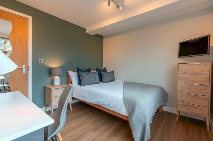 6 Bedroom Flat To Rent In Jesmond Road, Newcastle Upon Tyne, NE2