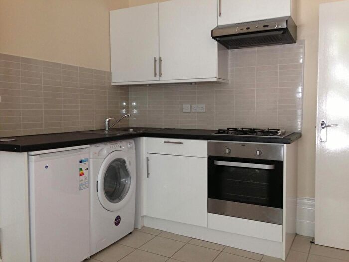 2 Bedroom Flat To Rent In Brunswick Road -, P11