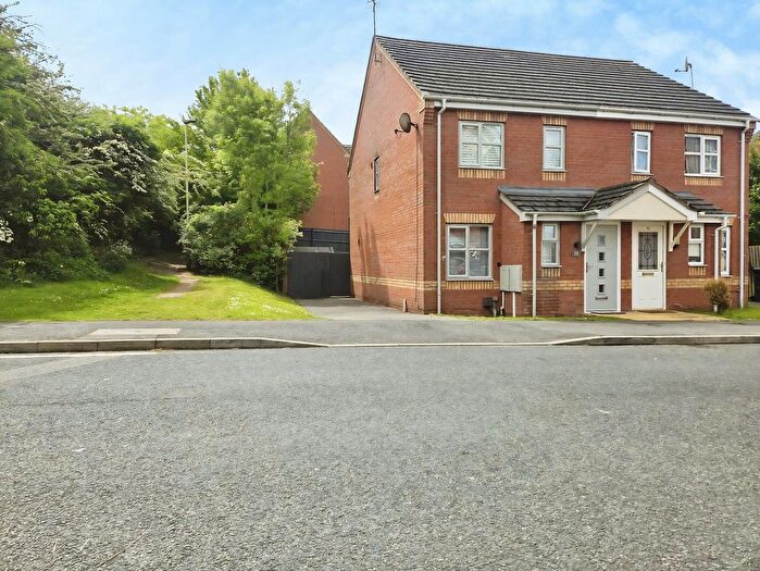 2 Bedroom Semi-Detached House For Sale In Mundesley Road, Hamilton, LE5