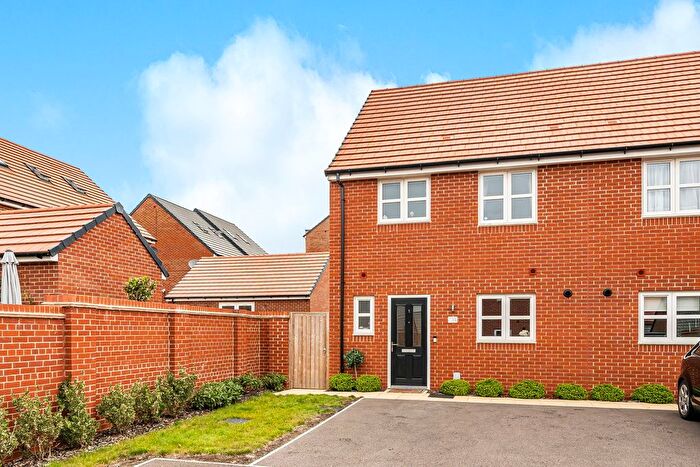 3 Bedroom Semi Detached House For Sale In Eskil Paddock, Stotfold, SG5