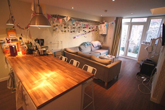 7 Bedroom Terraced House To Rent In Crwys Road, Cathays, CF24