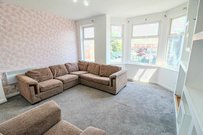 2 Bedroom Flat To Rent In Cheetham Hill Road, Manchester, M8