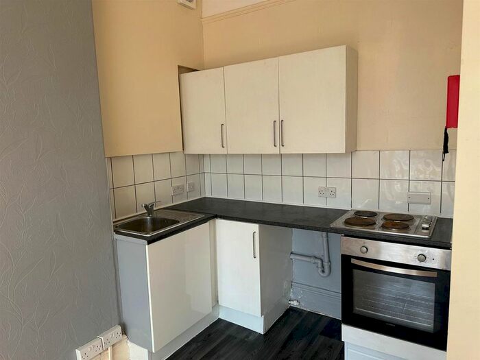 2 Bedroom Flat To Rent In Highfield Park, Rhyl, LL18