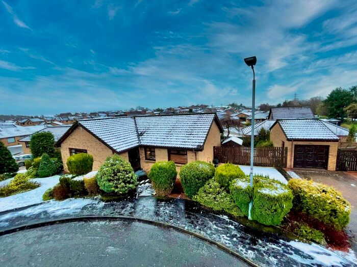 3 Bedroom Detached Bungalow For Sale In Turnhill Avenue, Erskine, PA8