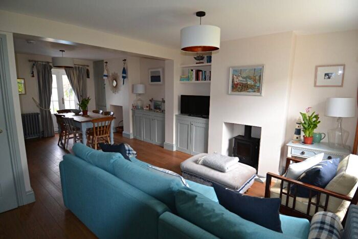 3 Bedroom Cottage For Sale In Kingsdown, CT14