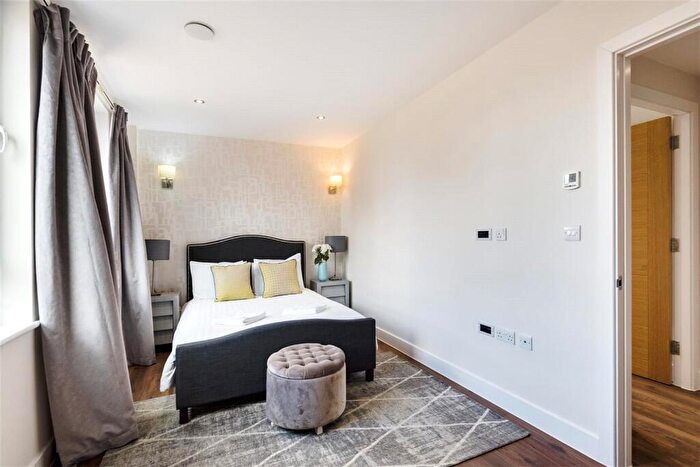 2 Bedroom Apartment To Rent In Back Church Lane, London, E1