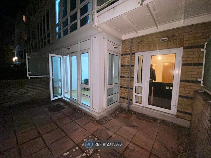 1 Bedroom Flat To Rent In St. Davids Square, London, E14