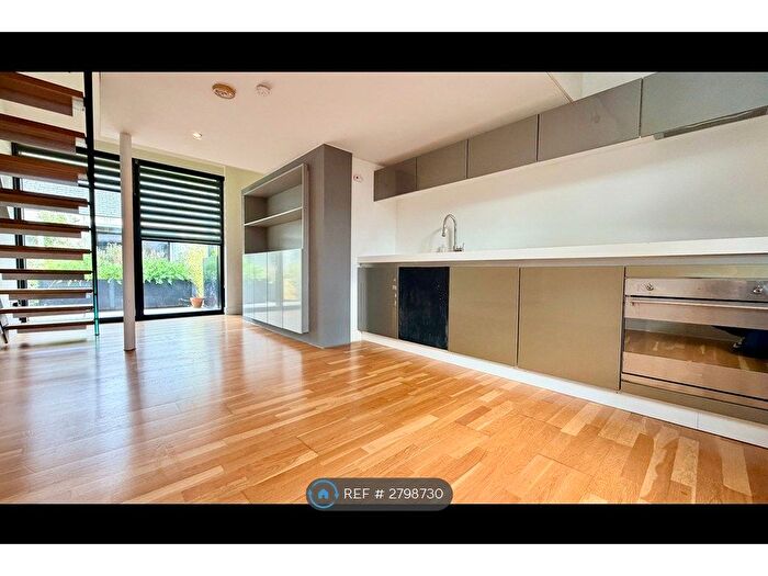 2 Bedroom Terraced House To Rent In Ash St, Salford, M6
