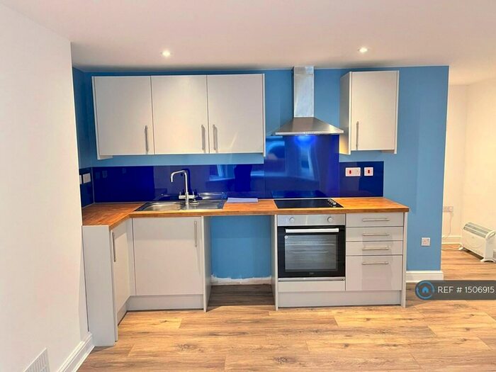 1 Bedroom Flat To Rent In Templar Street, Dover, CT17