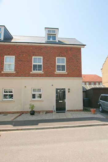 3 Bedroom Semi Detached House To Rent In Trafalgar Drive, Walmer, CT14