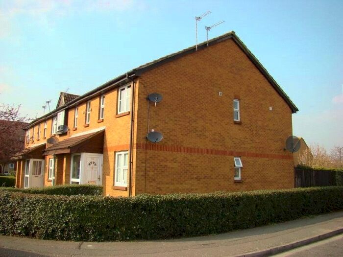 1 Bedroom Flat To Rent In Abbotswood Way, Hayes, Greater London, UB3