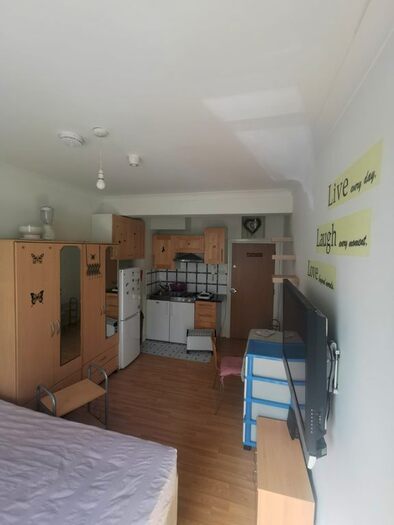 Studio To Rent In Seven Sisters Rd, London, N15