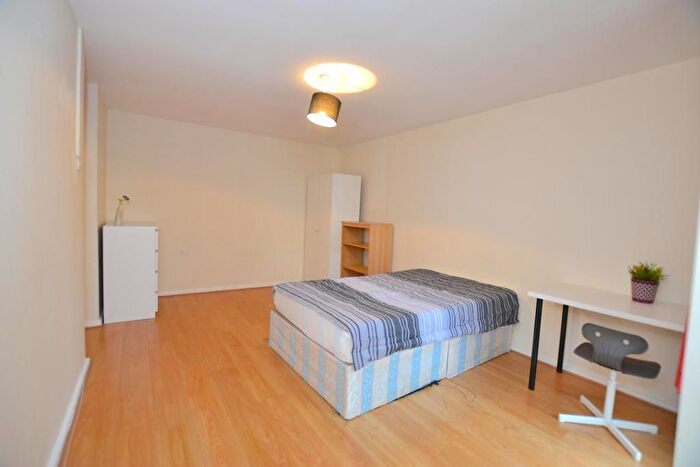 3 Bedroom Detached House To Rent In Bentry Road, London, RM8