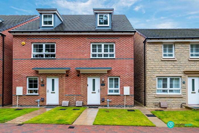 4 Bedroom Semi-Detached House For Sale In Whitebeam Close, Oughtibridge Mill, S35