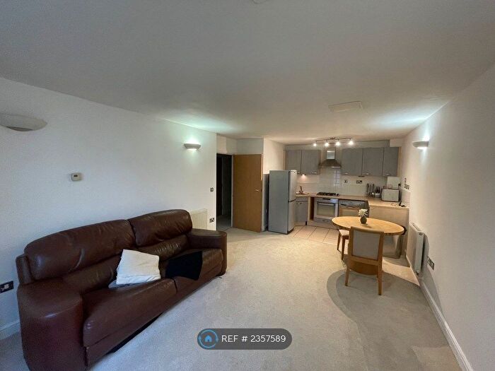 1 Bedroom Flat To Rent In Vanguard House, London, E8