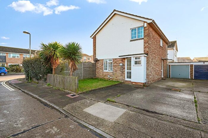 3 Bedroom Detached House For Sale In Kings Crescent, Shoreham, West Sussex, BN43