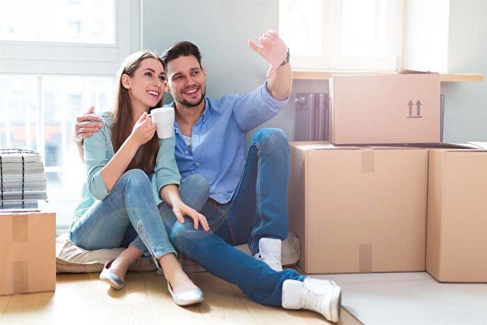 3 Bedroom End Of Terrace House For Sale In Lister Close, Chippenham, SN15