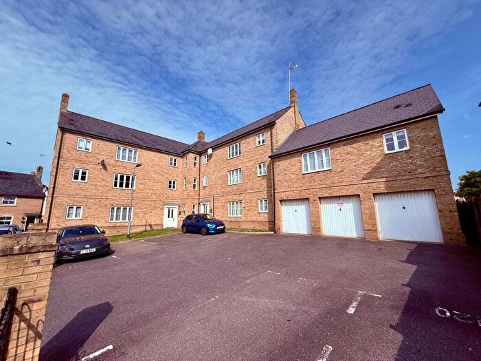 2 Bedroom Apartment To Rent In Wickham Crescent, Braintree, CM7