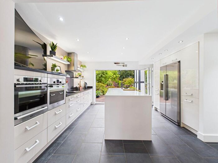 3 Bedroom Detached House For Sale In Broadway, Yaxley, PE7