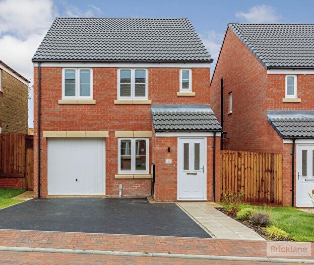 3 Bedroom Property To Rent In Kamper Close, Weldon, NN17