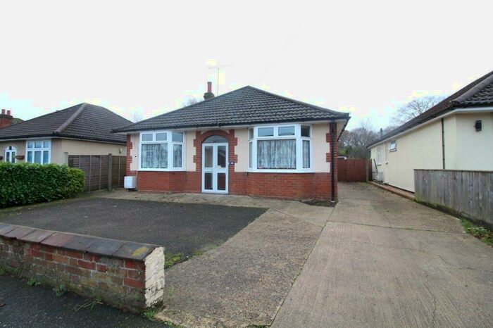 3 Bedroom Detached Bungalow To Rent In Foxhall Road, Ipswich, IP4