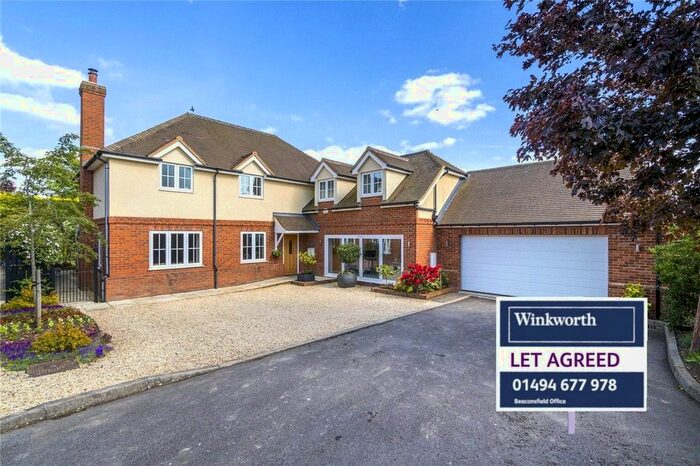 5 Bedroom Detached House To Rent In Lakesfield, Beaconsfield, HP9