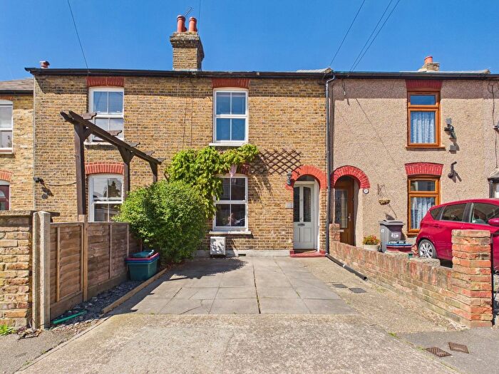 2 Bedroom Terraced House For Sale In Fruen Road, Feltham, Middlesex, TW14