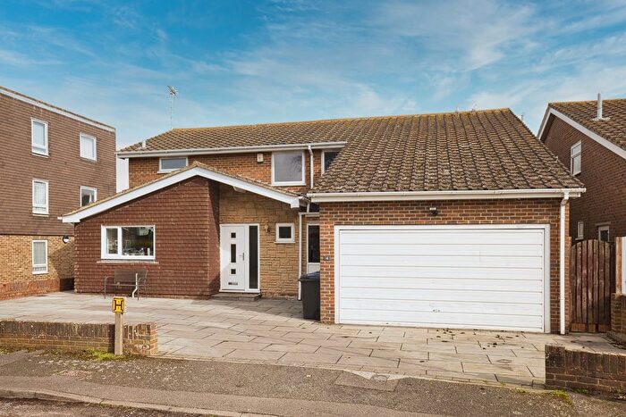 5 Bedroom Detached House For Sale In Alderney Gardens, Broadstairs, CT10