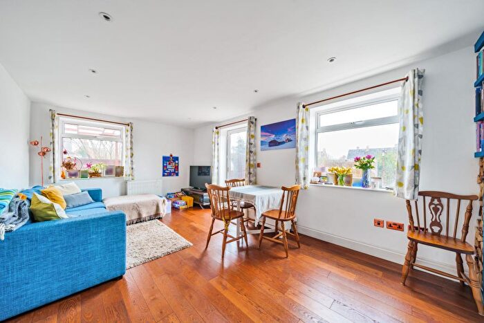 2 Bedroom Apartment To Rent In North Abingdon, Oxfordshire, OX14