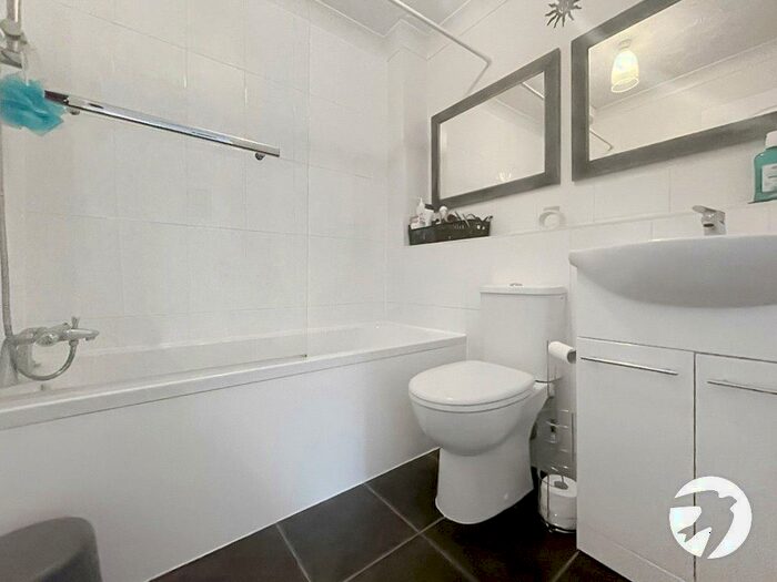 1 Bedroom Maisonette To Rent In Binnacle Road, Rochester, Kent, ME1