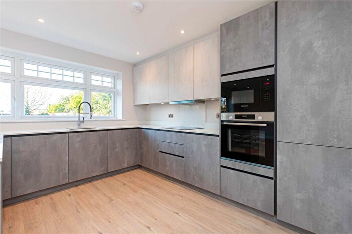 2 Bedroom Apartment To Rent In Shoppenhangers Road, Maidenhead, Berkshire, SL6