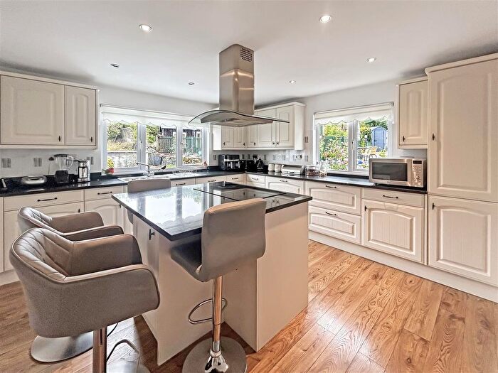 4 Bedroom Detached House For Sale In Chudleigh, Newton Abbot, TQ13