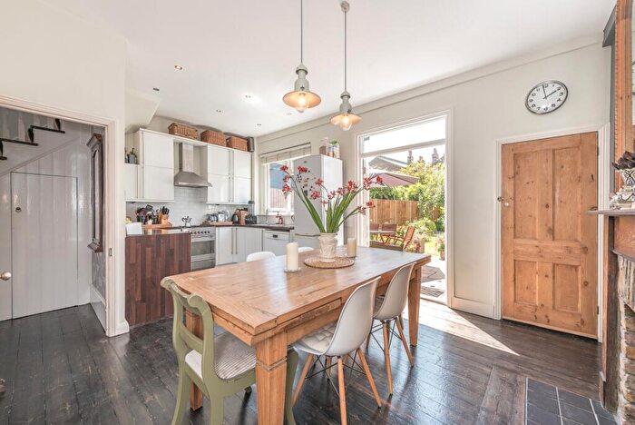 5 Bedroom End Of Terrace House To Rent In Crescent Road, N22