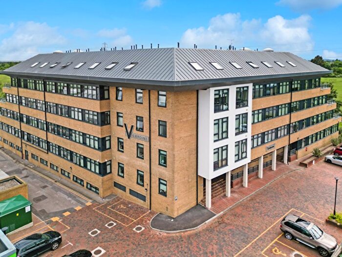 2 Bedroom Flat To Rent In London Road, Staines-Upon-Thames, Surrey, TW18