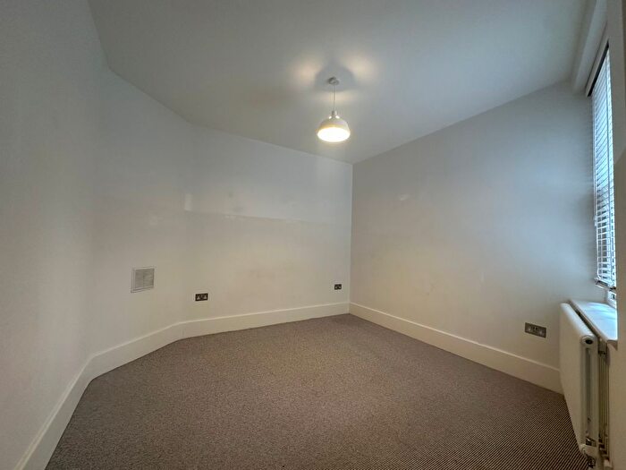 2 Bedroom Flat To Rent In Walworth Village, London, SE17