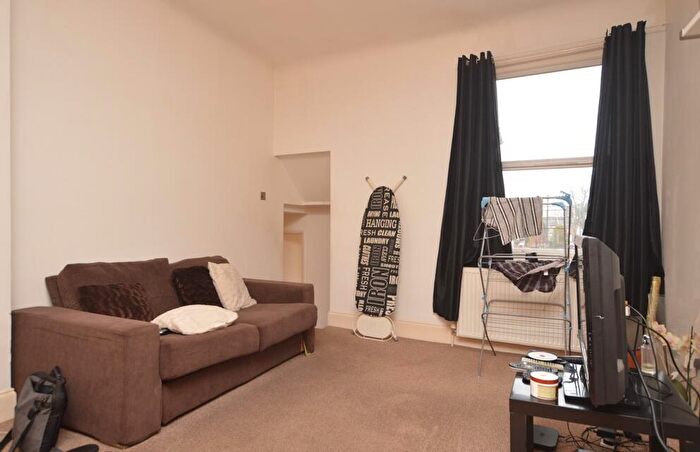 1 Bedroom Flat To Rent In Knighton Park Road London, SE26