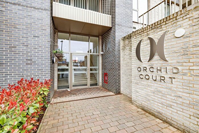 2 Bedroom Flat For Sale In West Street, Watford, WD17