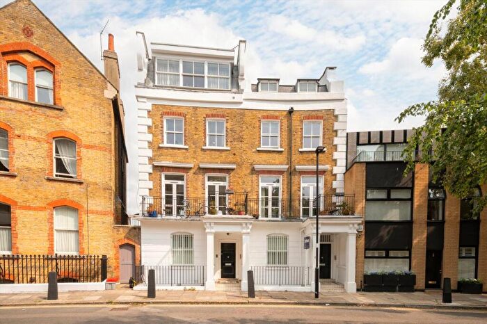 2 Bedroom Flat For Sale In Oakley Crescent, City, EC1V
