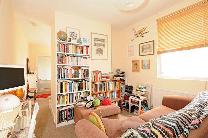 1 Bedroom Flat To Rent In Choumert Road, London, SE15